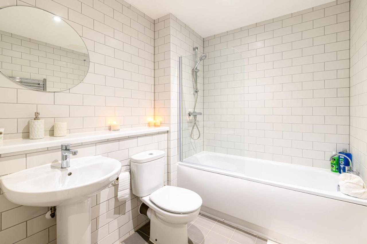 Comfy & Homely 2Bed Apartment - 5 Star Location Манчестер Екстер'єр фото